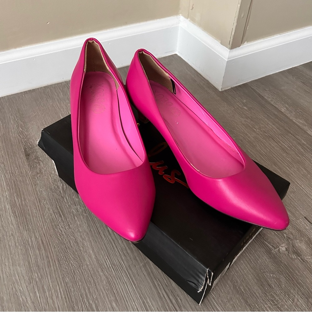 Classic Pointed-Toe Heels in Pink